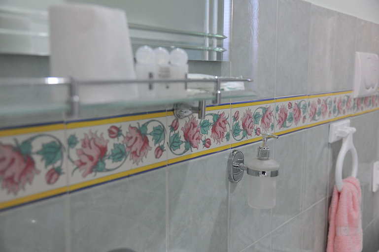 Bathroom 5, B&B Le Cycas, Napoli