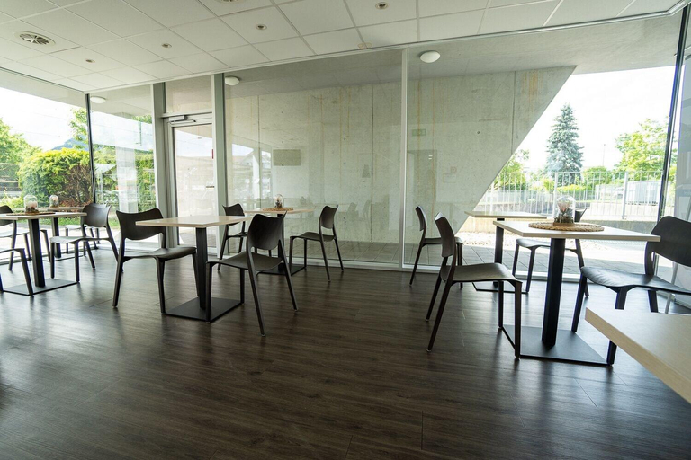 Food & Drinks 5, Los Lorentes Residences Bern Airport, Seftigen