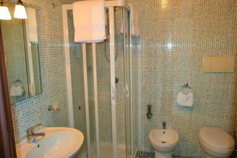 Bathroom 5, Agriturismo San Martino, Napoli