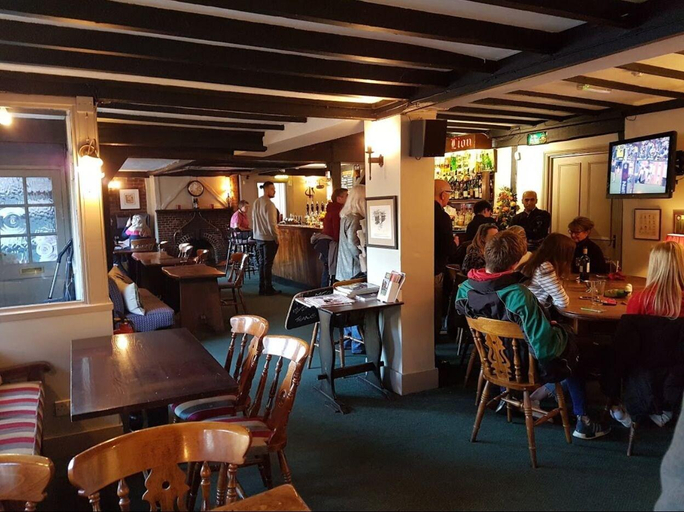 Food & Drinks 3, Ye Olde Red Lion, West Berkshire