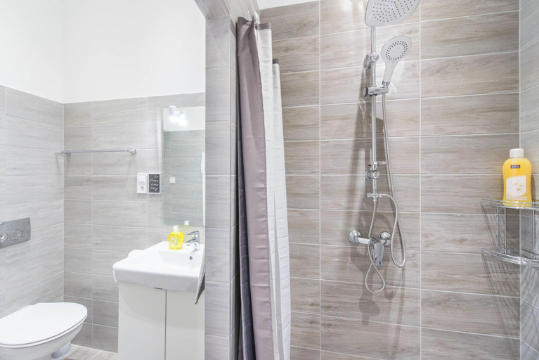 Bathroom 4, Happy Home Budapest Joy, Budapesti