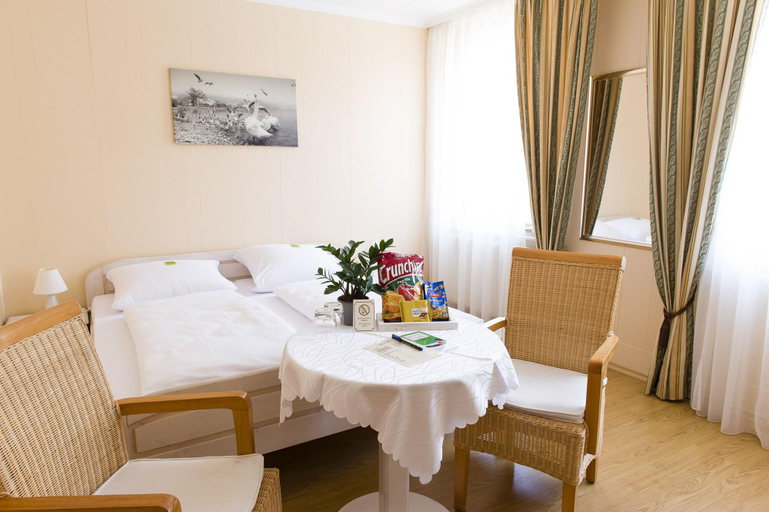 Bedroom 4, Hotel garni Viktoria, Lindau (Bodensee)