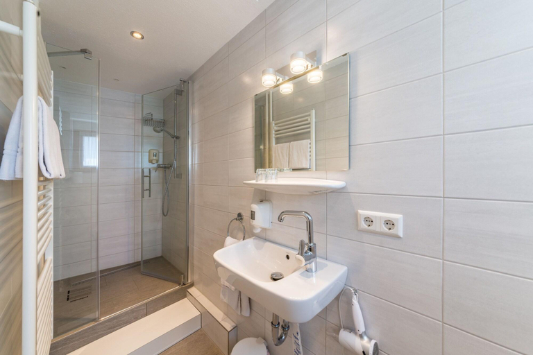 Bathroom 5, Hotel Goldener Sternen, Konstanz