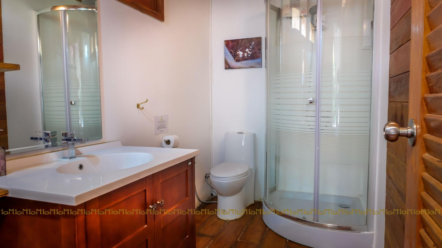 Bathroom 4, Ten Moons Lipe Resort, Muang Satun