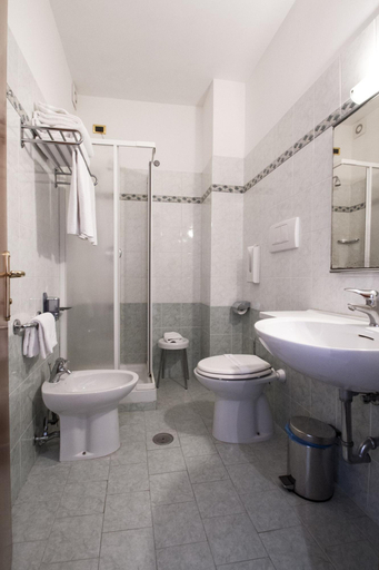 Bathroom 4, Hotel Santa Lucia, Perugia