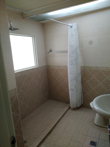 Bathroom 4, Hua Bin Hotel, Yilan