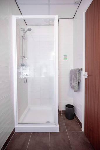 Bathroom 4, Trivelles Seaview, Lancashire