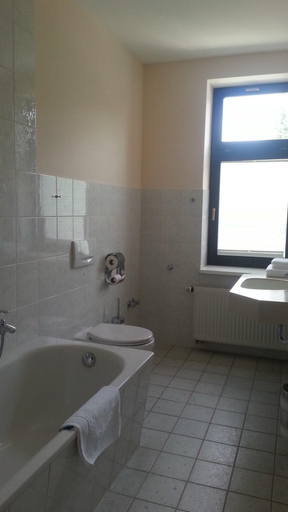 Bathroom 4, Hotel & Restaurant Teichhotel, Schmalkalden-Meiningen