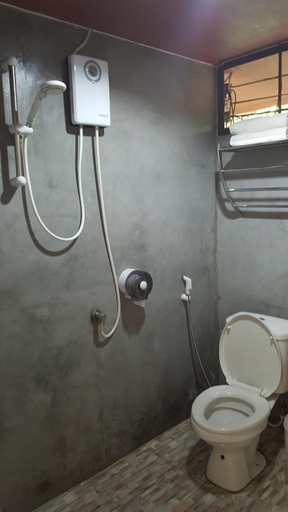 Bathroom 4, The Royal Bamboo Lodge, Phanom