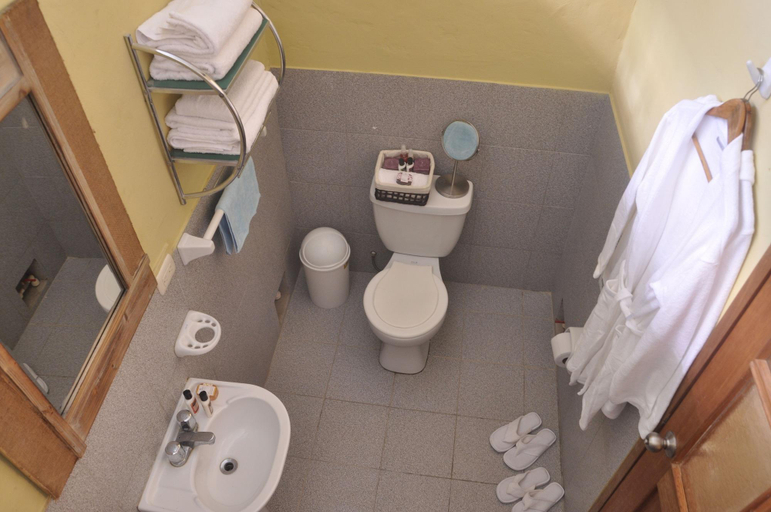 Bathroom 5, Punta Sal Bungalows, Contralmirante Villar