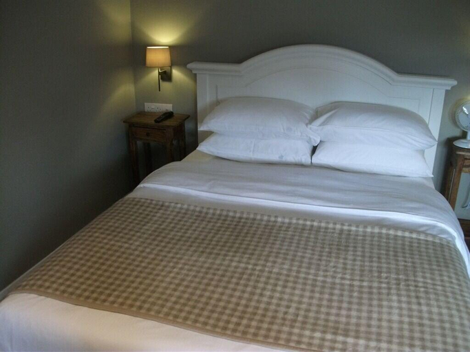 Bedroom 5, The Bull Inn Lodges, Kent