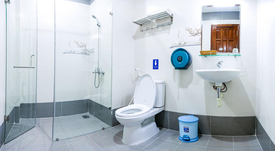 Bathroom 4, Ha My Hotel, Thủ Đức