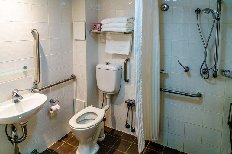 Bathroom 5, 175 One Hotels And Apartments, Sydney