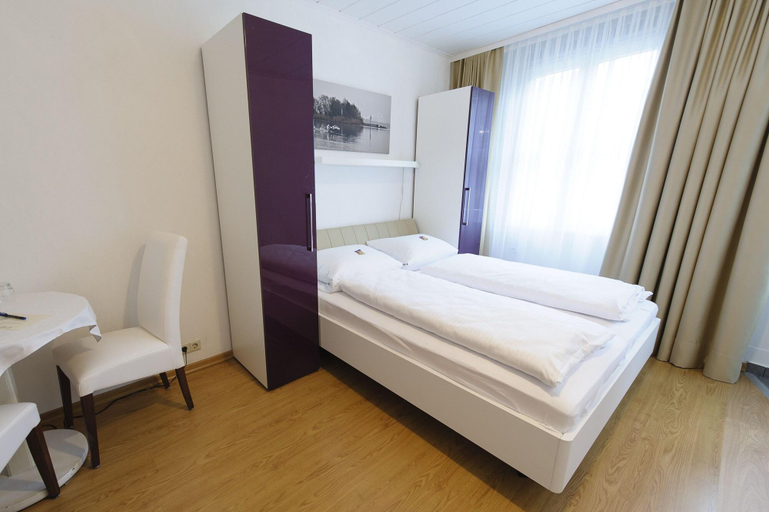 Bedroom 4, Hotel garni Viktoria, Lindau (Bodensee)