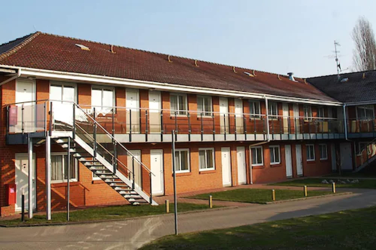 Exterior & Views