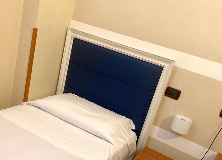 Bedroom 3, Albergo del Cacciatore, Foggia