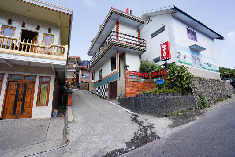 Exterior & Views 2, OYO 1048 Rahayu Bromo Hotel, Probolinggo