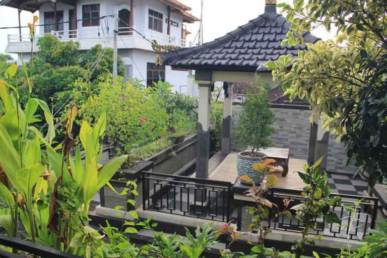 Exterior & Views 2, OYO 90274 Odah Guest House, Badung