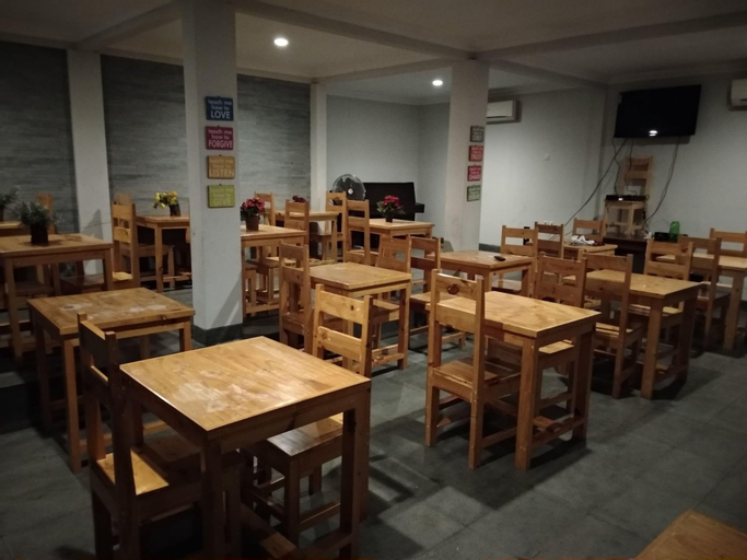 Food & Drinks 5, GH Capsule - Hostel, East Jakarta