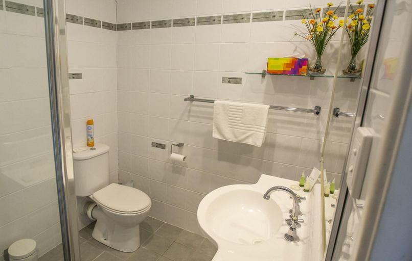 Bathroom 4, Ainslie Manor Bed And Breakfast, Redcliffe-Scarborough