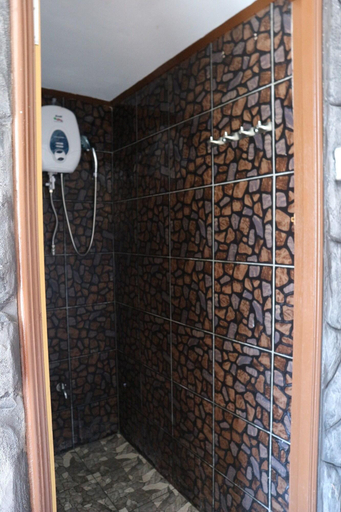 Bathroom 5, Escape Backpackers KK, Kota Kinabalu