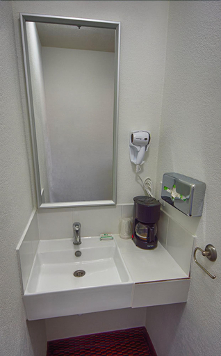 Bathroom 5, Budget Inn Motel, Wasco