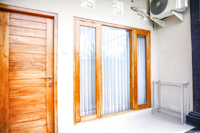 Public Area, Pondok Ramayana Sunset Road RedPartner, Denpasar