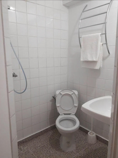 Bathroom 4, Hotel Du Centre, Saint-Denis