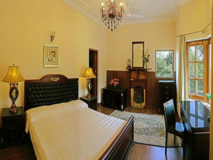 Bedroom, WelcomHeritage Judge's Court, Kangra