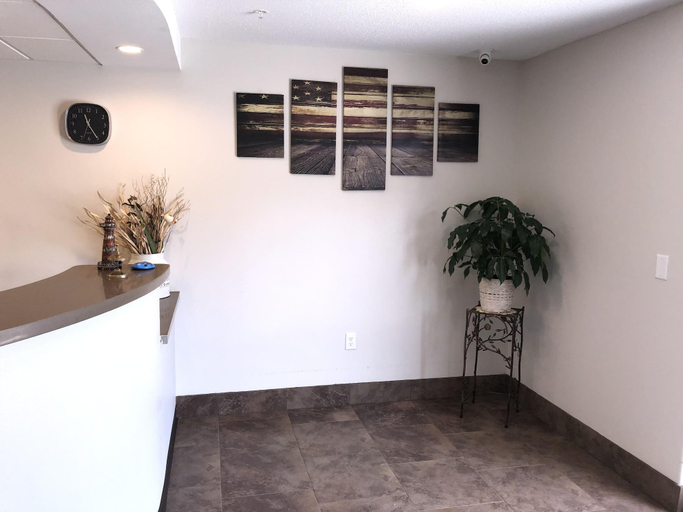 Public Area 2, Independence Stay, Marinette