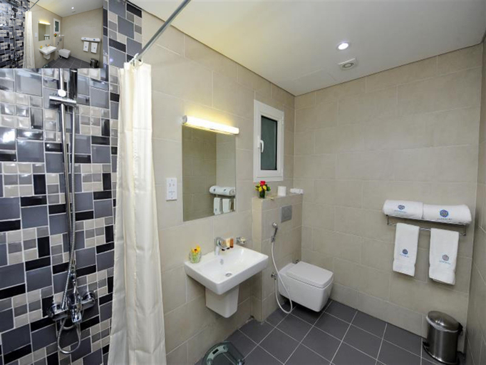 Bathroom 5, Al Mansour Park Inn Hotel Apartment, Doha