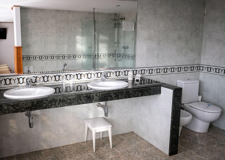 Bathroom 4, Hotel 153, Barcelona
