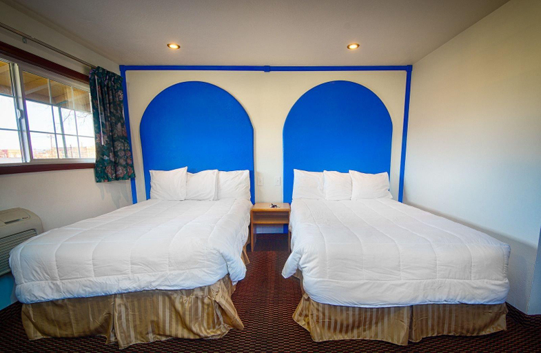 Bedroom 3, Budget Inn Motel, Wasco