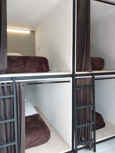 Bedroom 3, GH Capsule - Hostel, East Jakarta