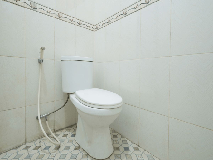 Bedroom 4, OYO 1807 Wisma Wongso Syariah, Magelang