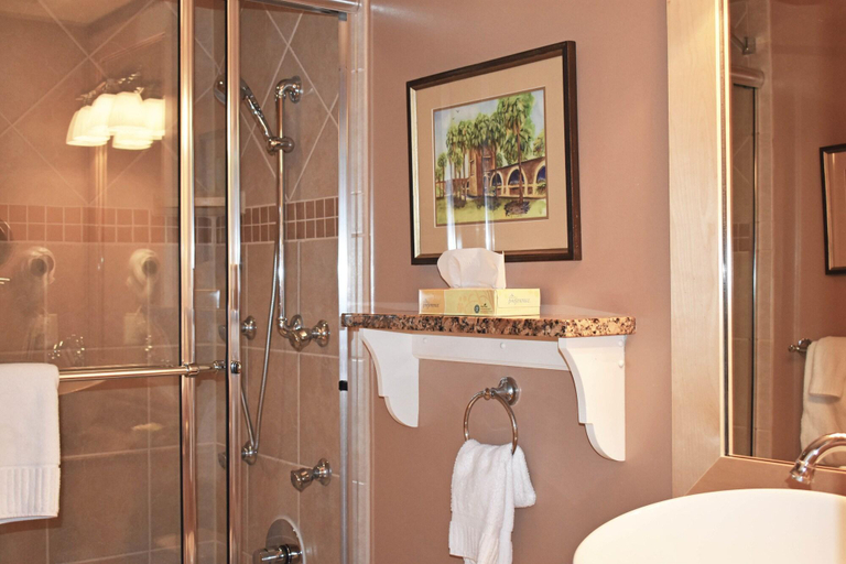 Bathroom 5, Willow Lodge, Georgetown
