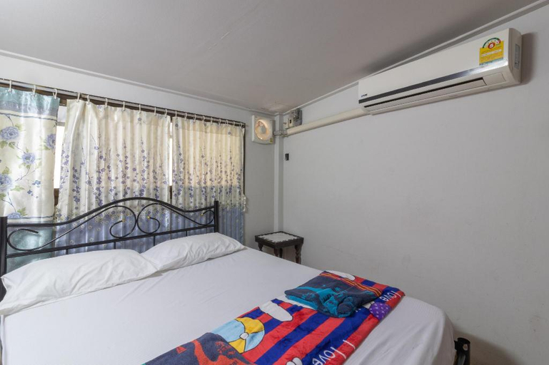 Bedroom 4, 7 Holder Guesthouse, Phra Nakhon