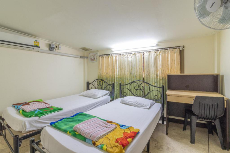 Bedroom 5, 7 Holder Guesthouse, Phra Nakhon