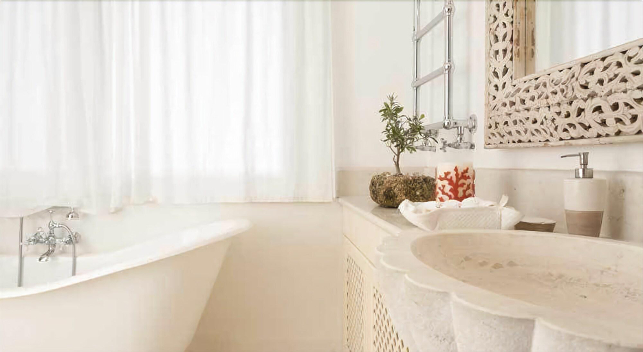 Bathroom 5, Palazzo Zacheo, Lecce