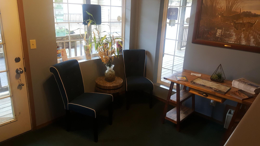 Public Area 3, White Wing Lodge, Stone