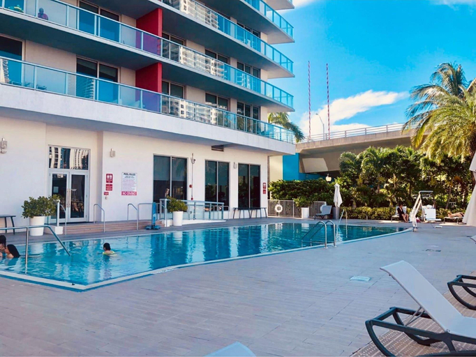 Sport & Beauty 1, South Ocean Suites, Broward