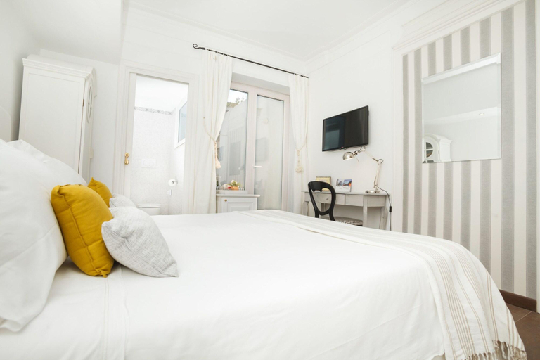 Bedroom 4, Casa di Capri, Napoli