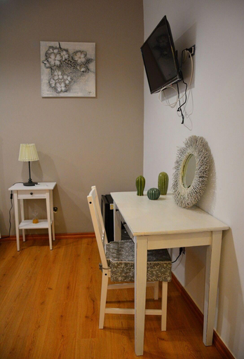 Bedroom 3, Mia's Rooms, Syracuse