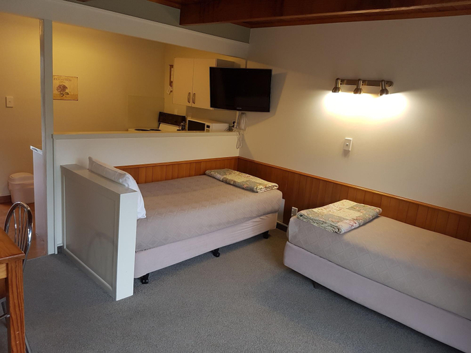 Bathroom 5, Cottage Mews Motel, Taupo