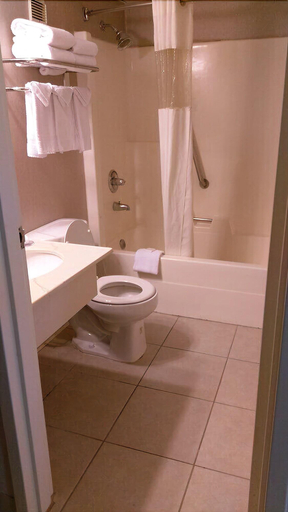 Bathroom 4, Howard Johnson Hastings, Adams