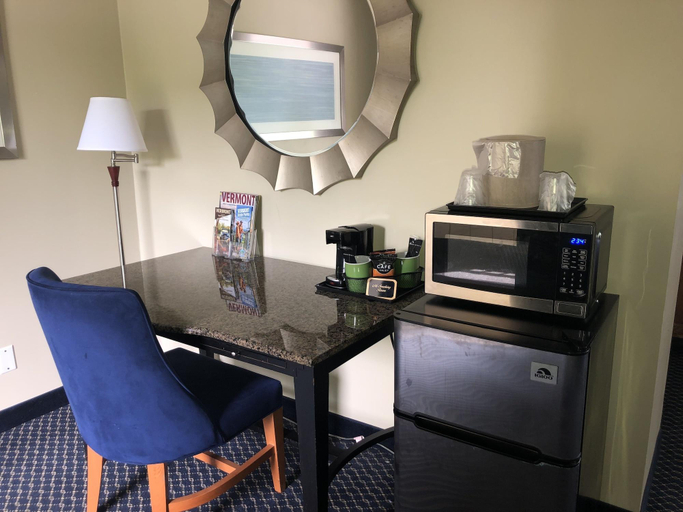Bedroom 5, Black Mountain Inn, Windham