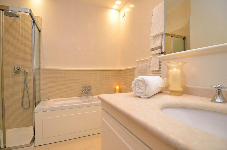 Bathroom 5, Villa Ines, Venezia