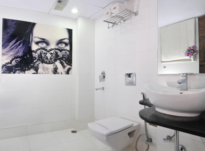 Bathroom 4, Hotel Stay Well Dx, Delhi