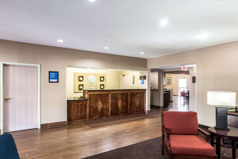 Public Area 2, Comfort Inn & Suites - Hannibal, Ralls