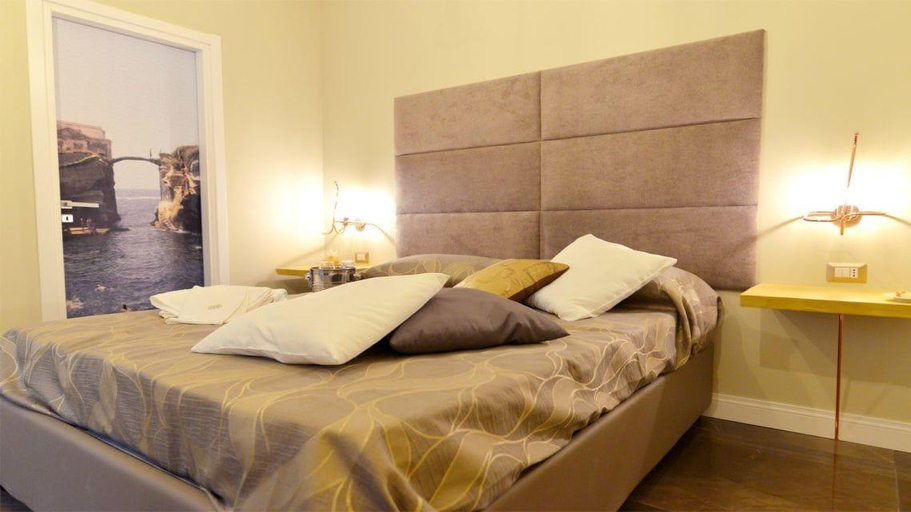 Bedroom 4, Chiaia Roof, Napoli